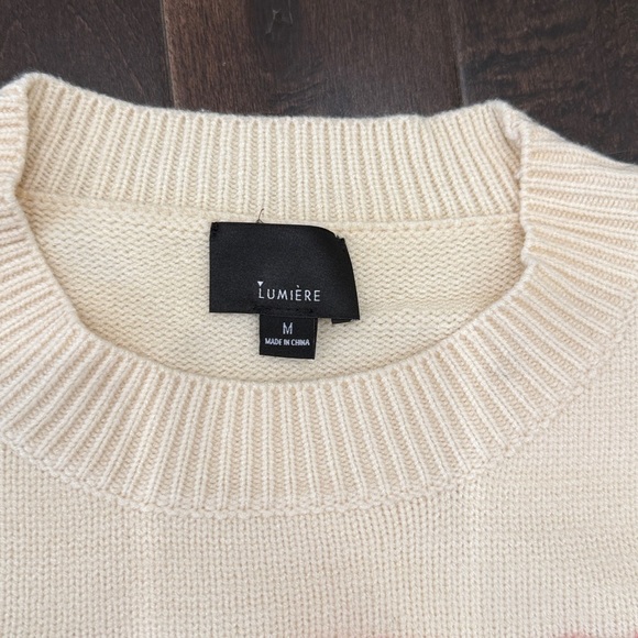 Cream Sweater with Red '1990' Design - Picture 2 of 8